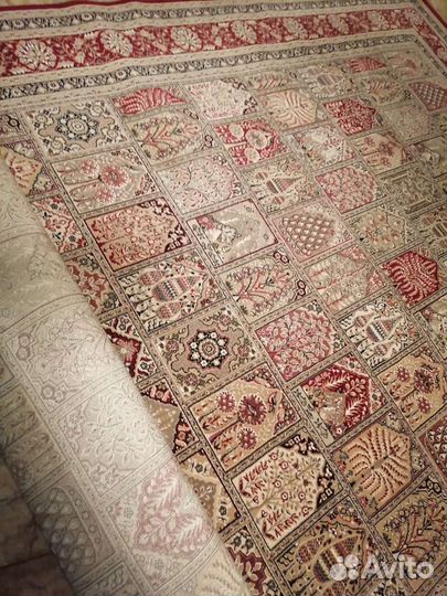 Ковер шерстяной новый