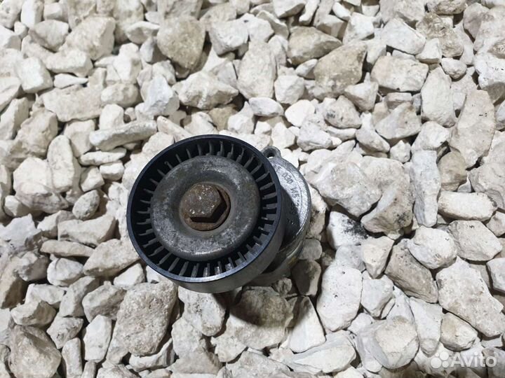 Натяжитель ремня Шкода Фабия 2