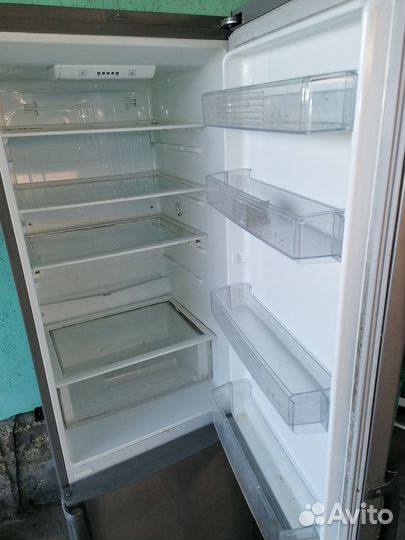 Продам холодильник на запчасти