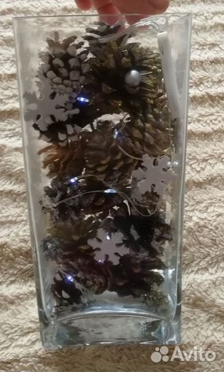 Новогоднее украшение ваза