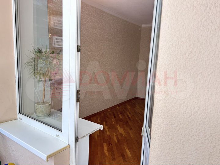 2-к. квартира, 52 м², 1/10 эт.