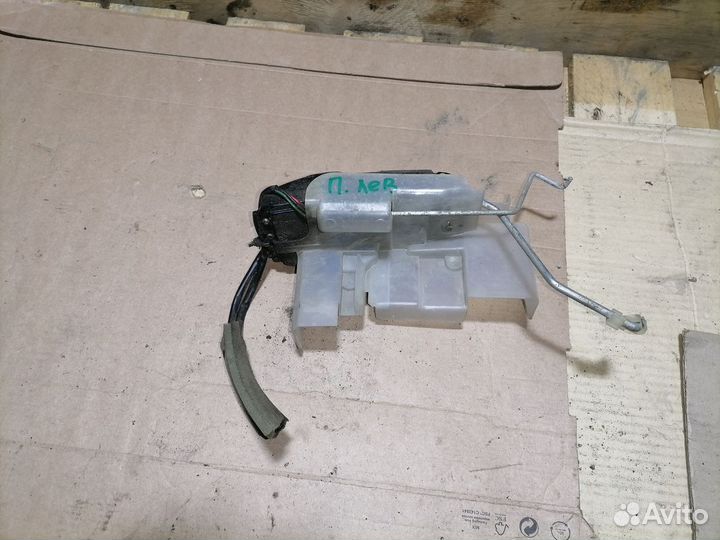 Замок двери Toyota Camry XV10