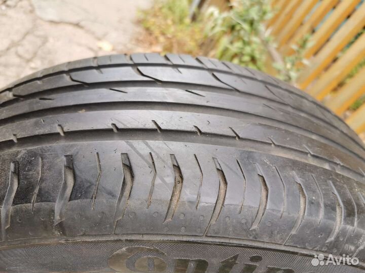 Continental ContiPremiumContact 2 215/60 R17
