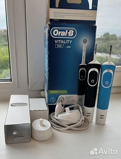 Электрическая зубная щетка oral b