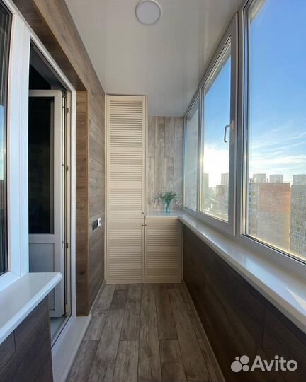 Отделка балкона ламинатом