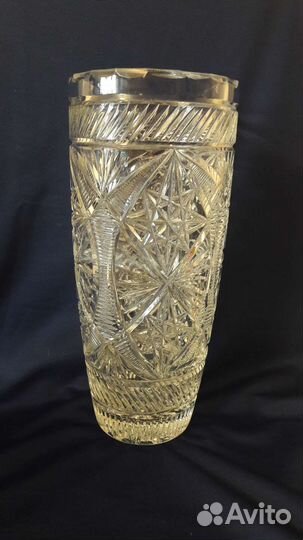 Большая хрустальная ваза для цветов