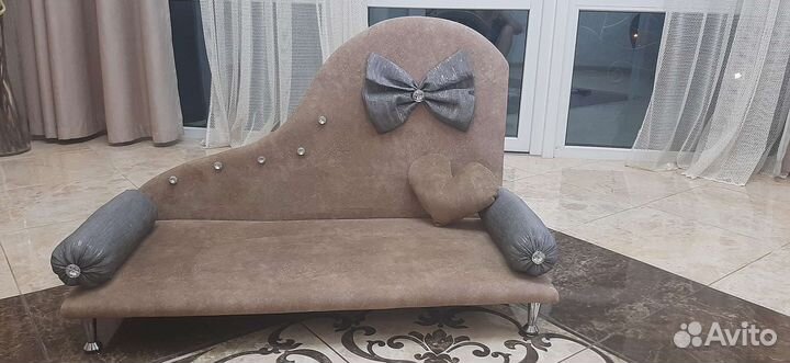 Продам лежанку диванчик для собак или кошек