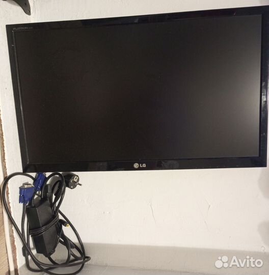 Монитор LG flatrone e2360