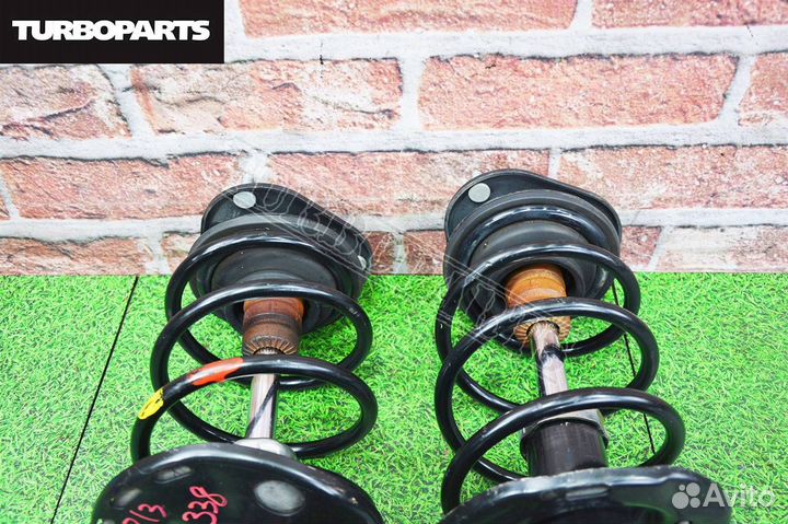 Стойки передние Toyota Prius ZVW30 2zrfxe