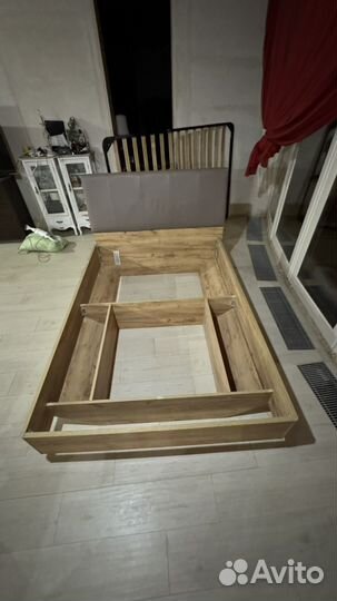 Кровать двухспальная с матрасом бу 140см х 200см