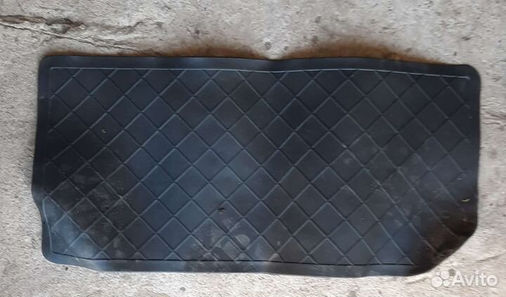 Автомобильные коврики универсальные