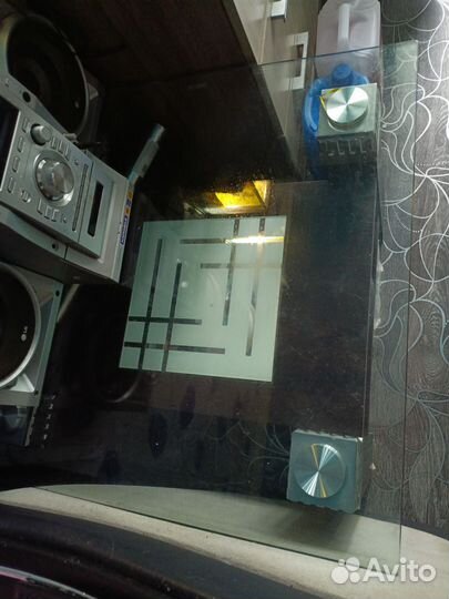 Стол стеклянный