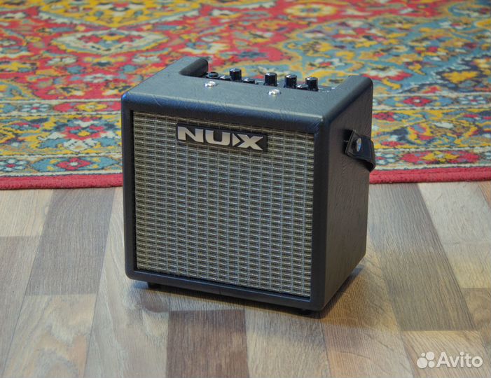 Цифровой комбоусилитель Nux Mighty-8BT-mkii, 8Вт