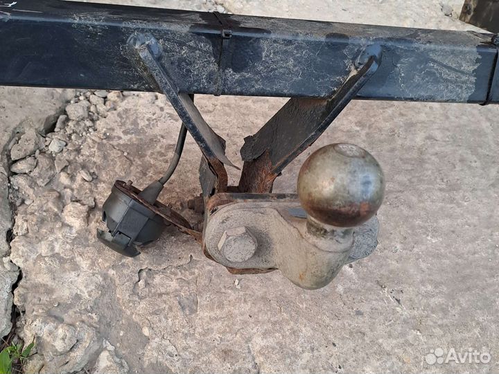 Фаркоп skoda fabia 2. Прицепное устройство