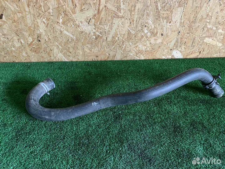 Dodge RAM 2019- патрубок охлаждения двигателя