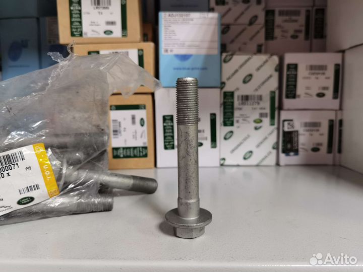 Болт крепления подвески land rover