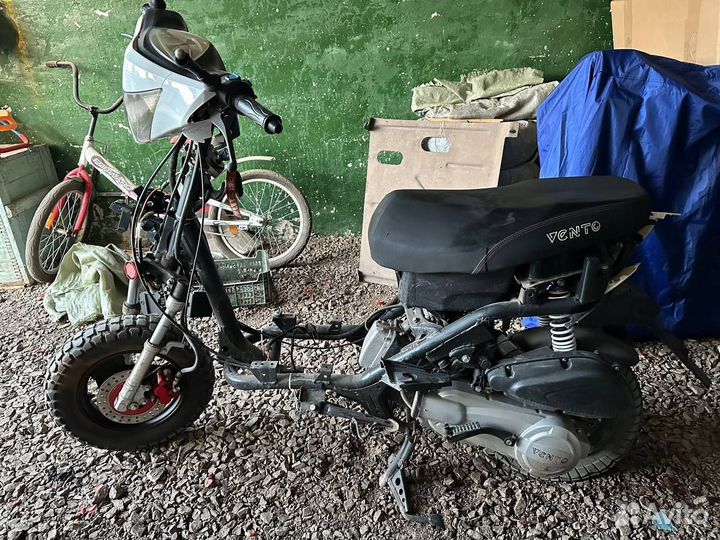 Скутер Vento Corsa