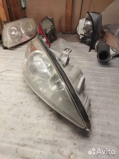 Фара правая Camry 30 Koito 33-66