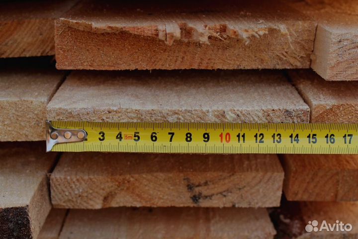 Доски из сосны, легкий и прочный материал для стро