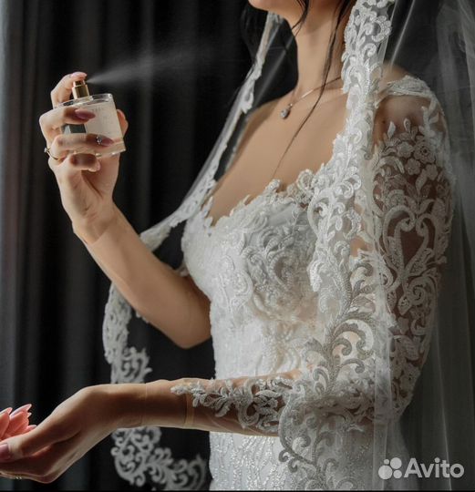 Свадебное сверкающее платье со шлейфом, торг
