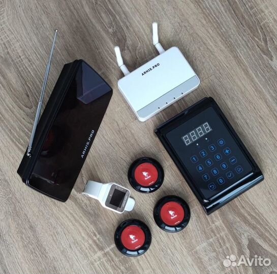 Кнопка вызова и часы для вызова официанта комплект