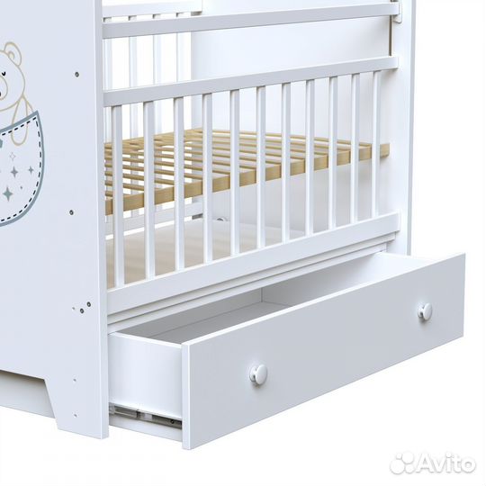 Детская кроватка с маятником