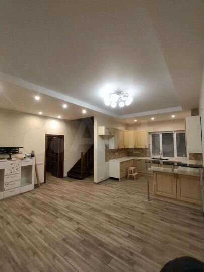 Дом 200 м² на участке 4 сот.