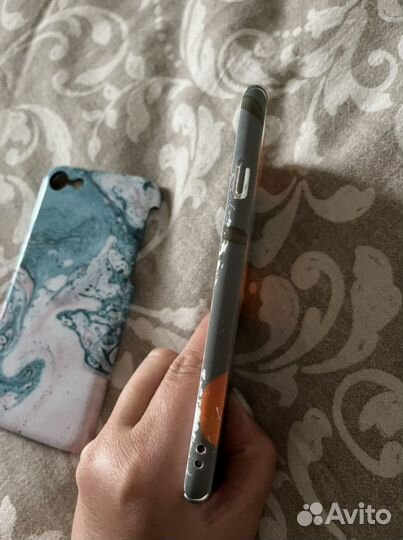 Чехлы на iPhone 7