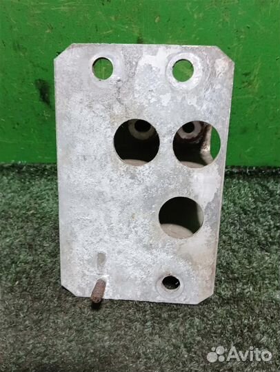 Кронштейн усилителя бампера Toyota RAV4 A30 2006