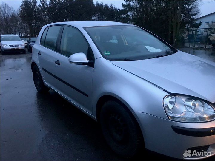 Разбор на запчасти Volkswagen Golf 5
