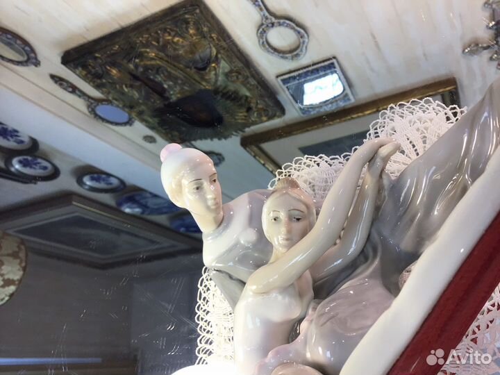 Фарфоровая композиция балет антик