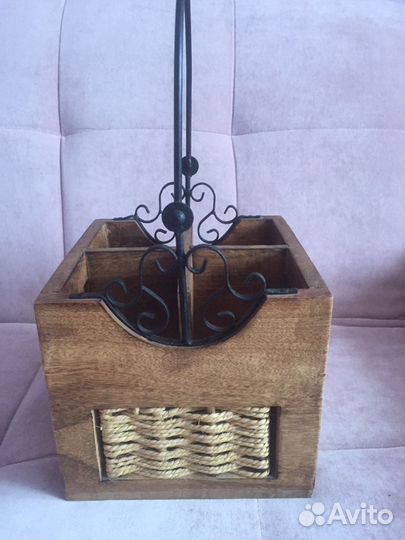 Деревянная корзина под бутылки