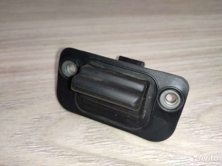 Кнопка багажника civic