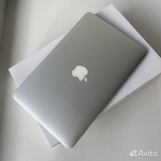 Ноутбук Apple MacBook Air 11.6