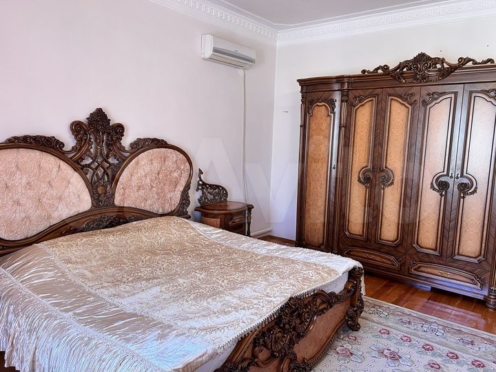 Дом 260 м² на участке 4,5 сот.