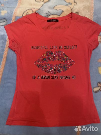 Отдам даром женские вещи