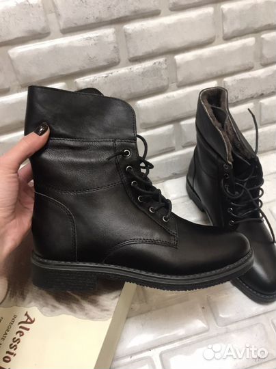 Новые зимние ботинки 39 размер нат.кожа/нат.мех