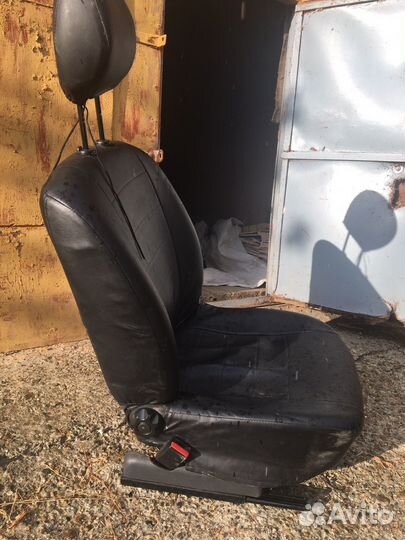 Переднее сидение Ниссан Альмера G-15