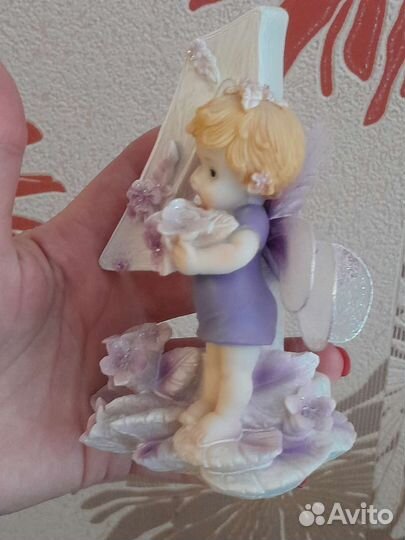 Фигурка девочка полистоун