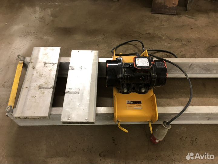 Виброрейка электрическая