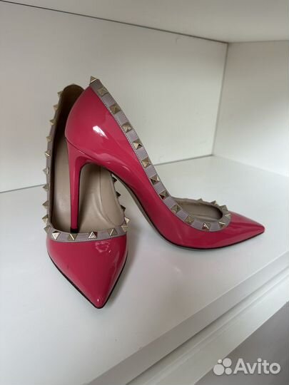 Туфли женские Valentino Garavani