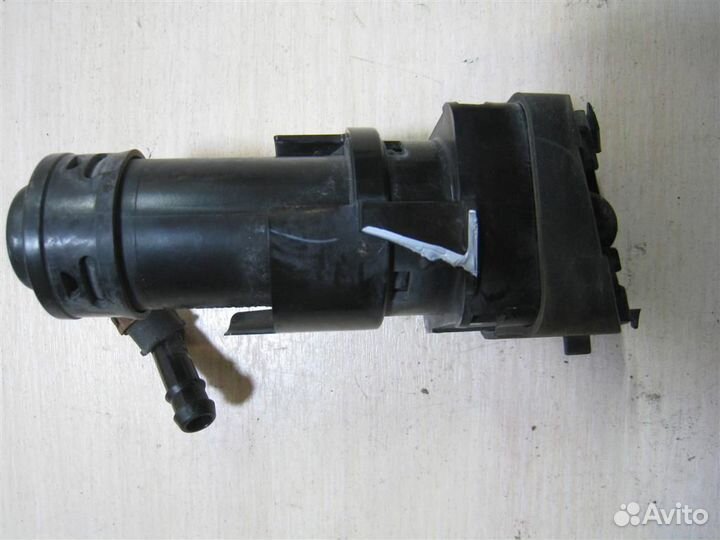 Форсунка омывателя фары правой Mazda 3 (BL) 2010