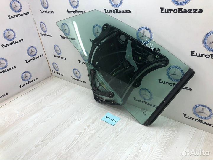 Заднее правое боковое стекло Mercedes W207