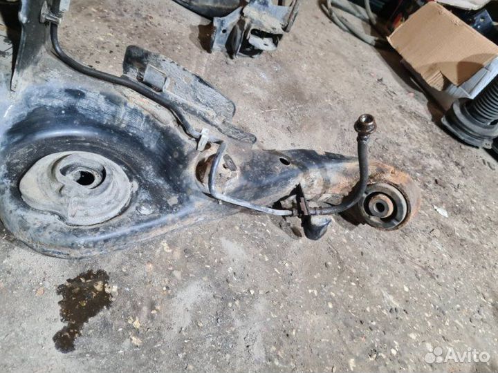 Рычаг продольный задний левый Nissan Juke F15 1.6