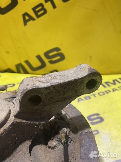 Задняя левая ступица Hyundai Accent