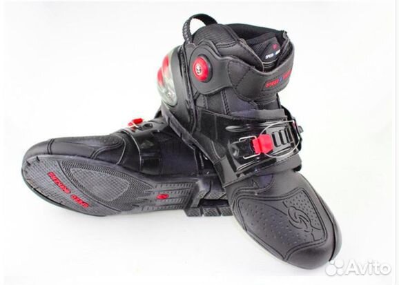 Мотоциклетные ботинки