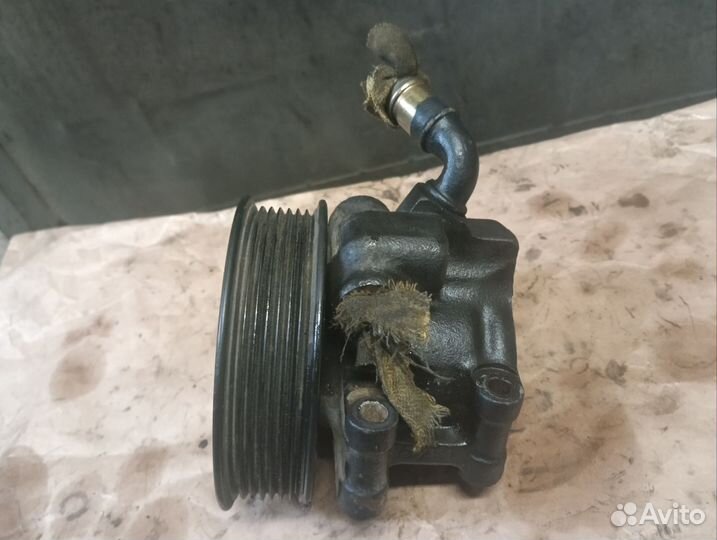Насос гидроусилителя Форд Транзит 2.4TDi 2003г