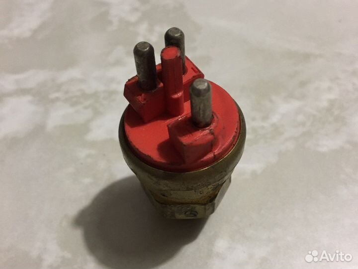 Датчик температуры, выключат. новый Mercedes E230