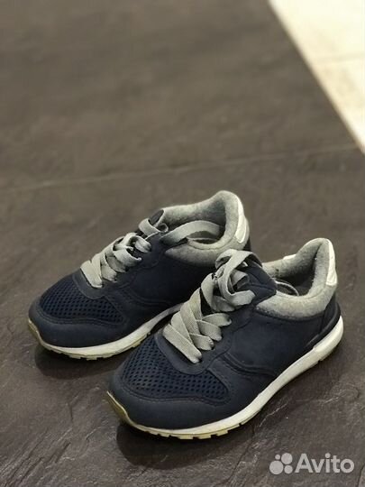 Кроссовки zara