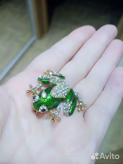 Брошь новая 